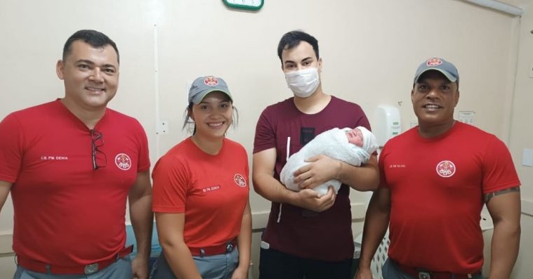 Bombeiros de Osvaldo Cruz realizam parto dentro de residência