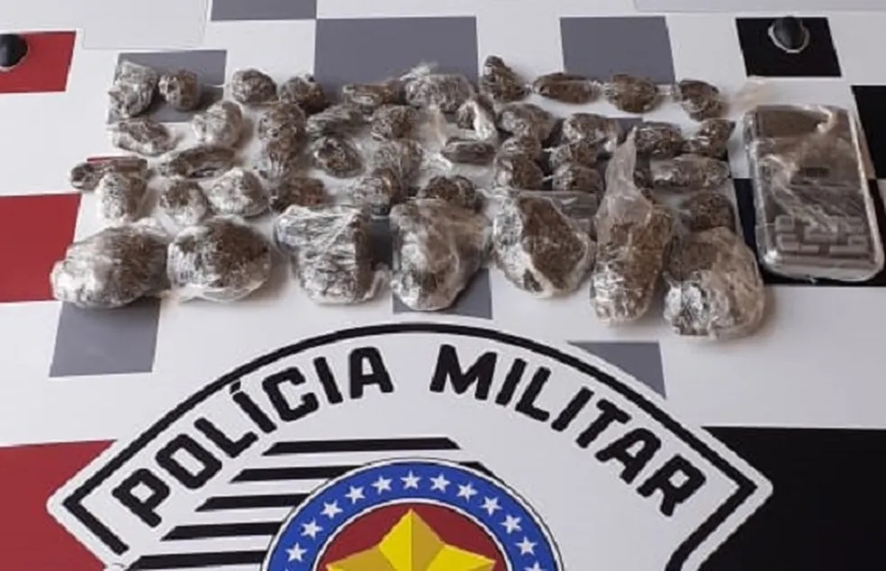 Polícia Militar apreende 47 porções de maconha prontas para a venda em Dracena
