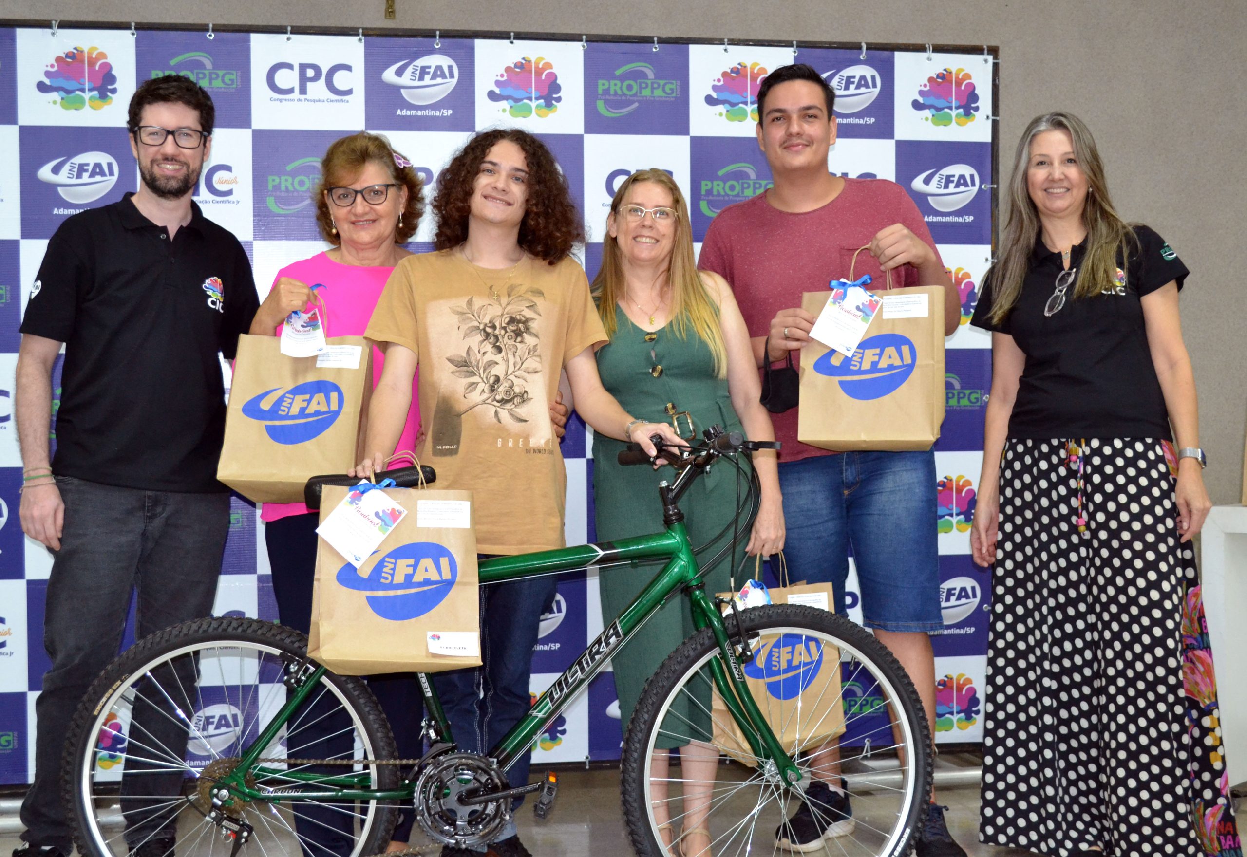 Alunos do 6º Termo do curso de  História são premiados no CIC UniFAI