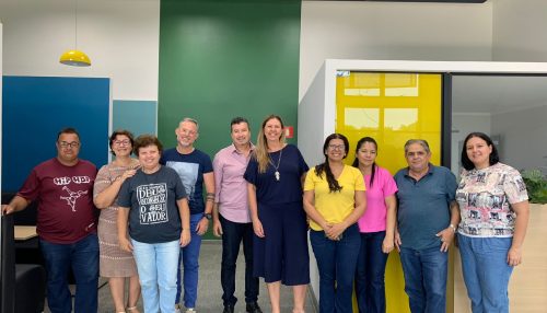 Comissão Julgadora do Concurso Natal Mágico 2022 participa de reunião