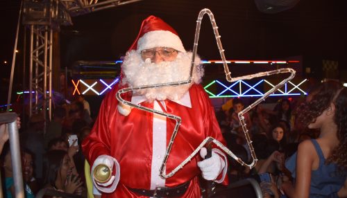 Papai Noel está no Paço Municipal para receber as crianças e tirar fotos
