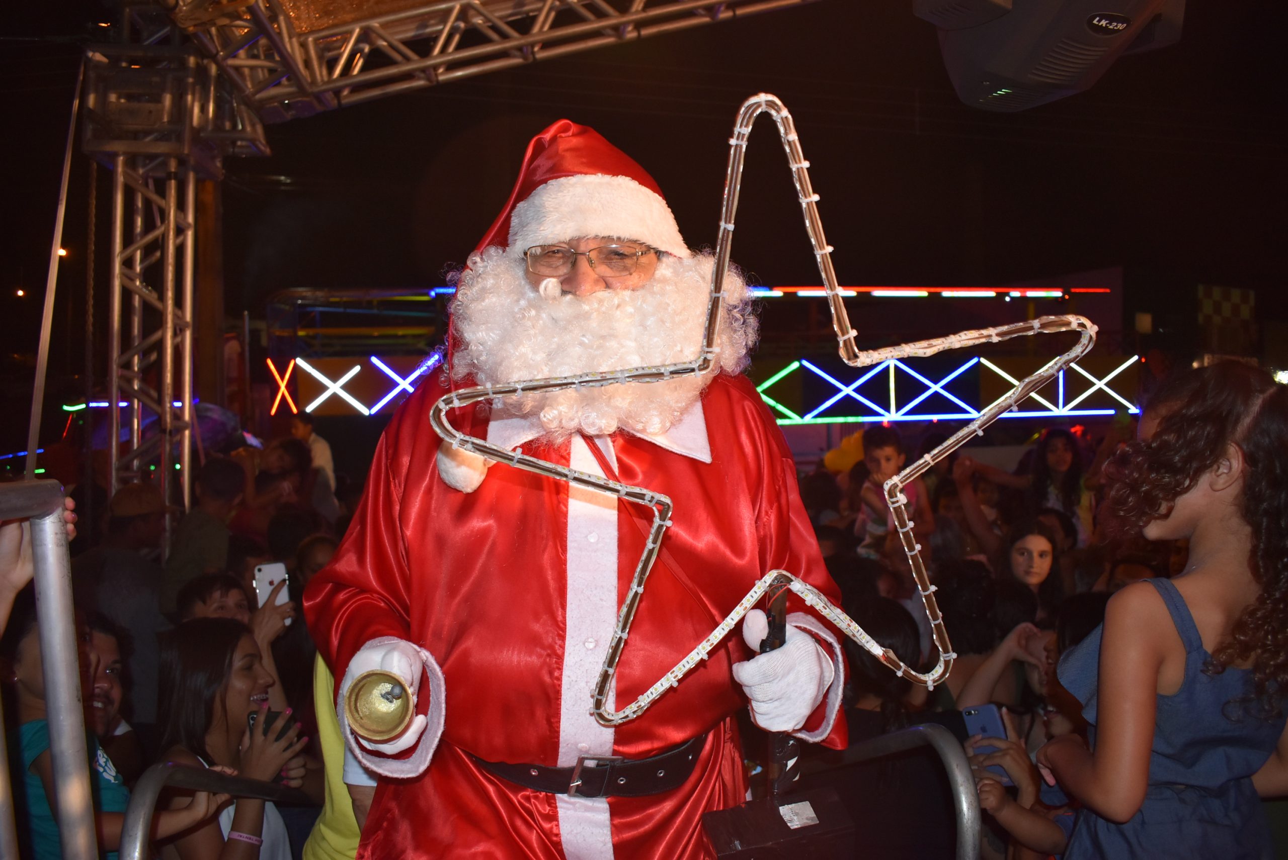 Papai Noel está no Paço Municipal para receber as crianças e tirar fotos