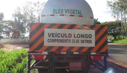 Motorista de caminhão diz ter carga de óleo avaliada em mais de R$ 340 mil roubada e é preso em flagrante por falsa comunicação de crime, em Dracena