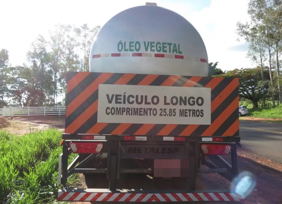 Motorista de caminhão diz ter carga de óleo avaliada em mais de R$ 340 mil roubada e é preso em flagrante por falsa comunicação de crime, em Dracena