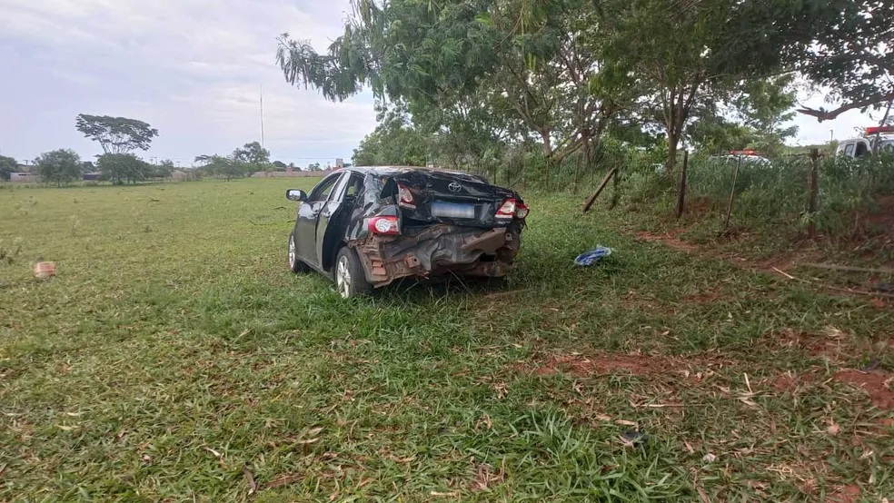 Acidente de trânsito deixa dois homens feridos em Ouro Verde-SP