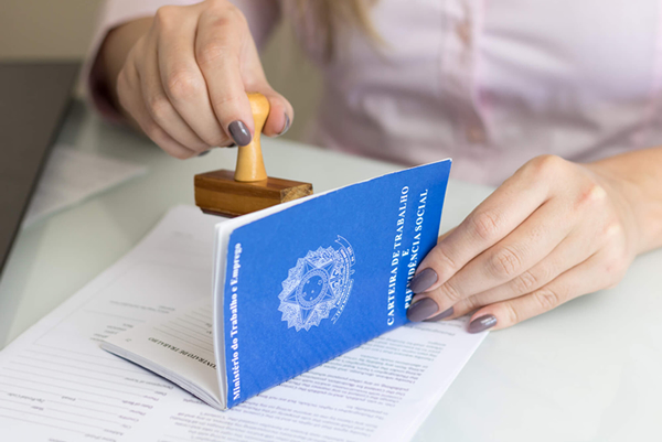 Adamantina encerra o ano com mais de 4 mil contratações.