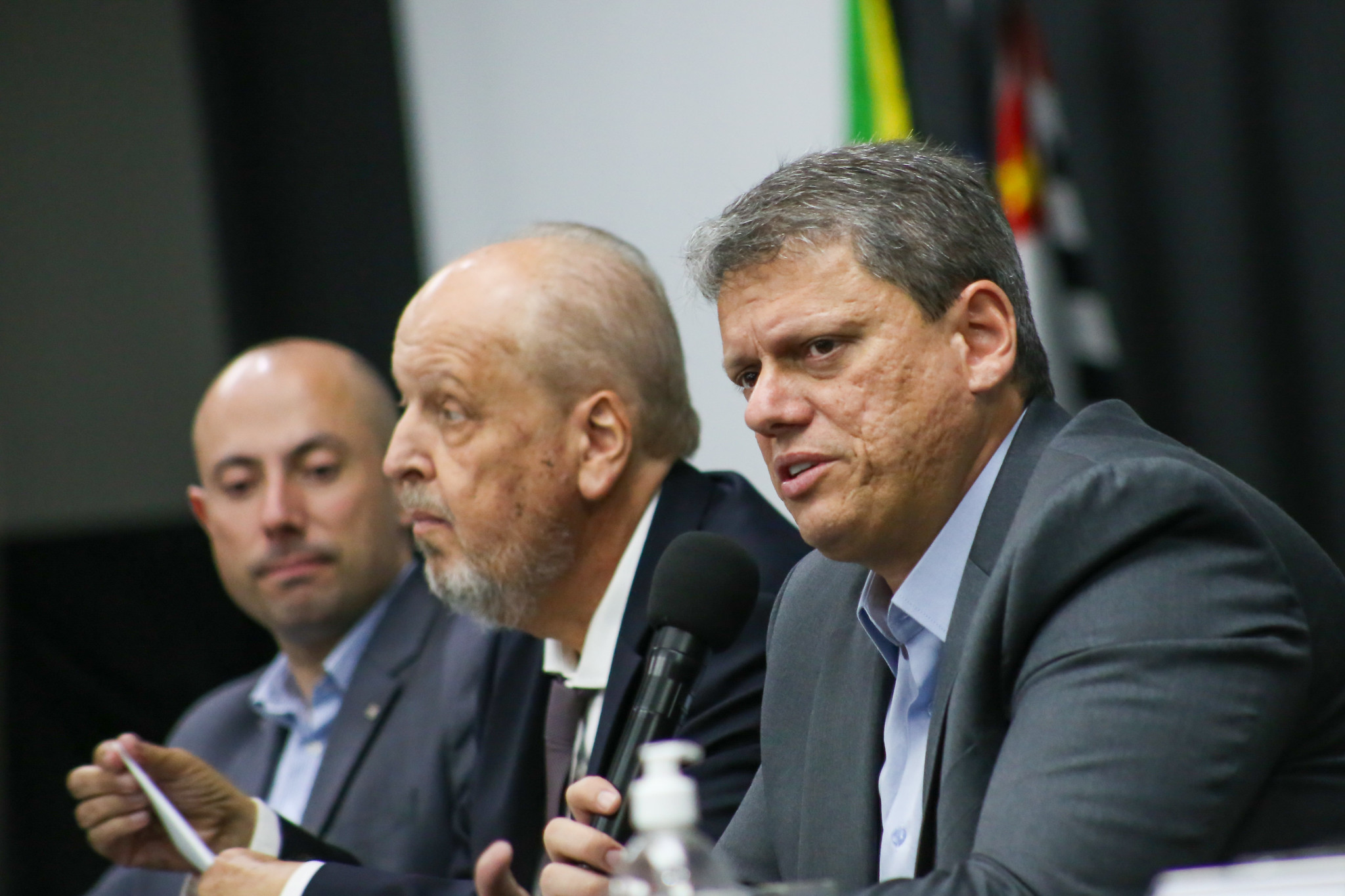 Redução do ICMS do combustível de aviação vai fomentar turismo em SP