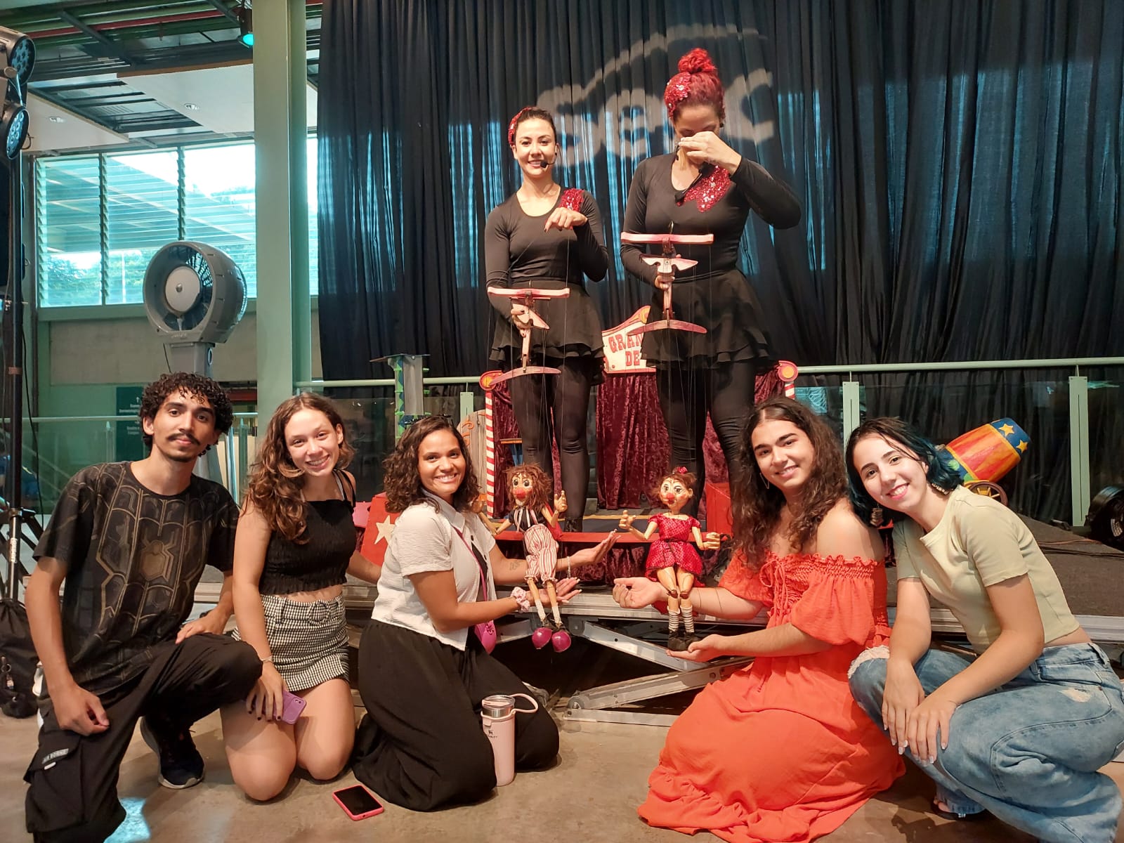Alunos do curso de teatro são recepcionados no Sesc Birigui