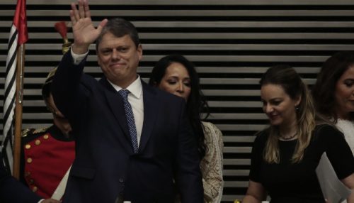 Tarcísio de Freitas toma posse como governador de São Paulo