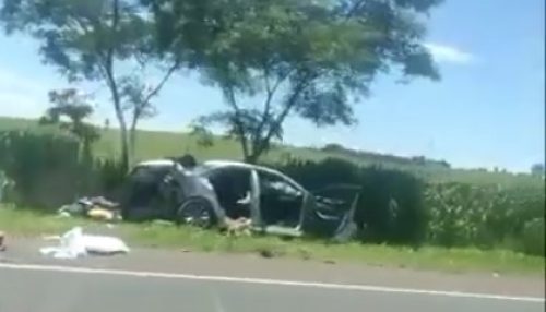Acidente Grave agora na rodovia defronte a Vila Escócia em Osvaldo Cruz envolvendo carro, caminhonete e uma van