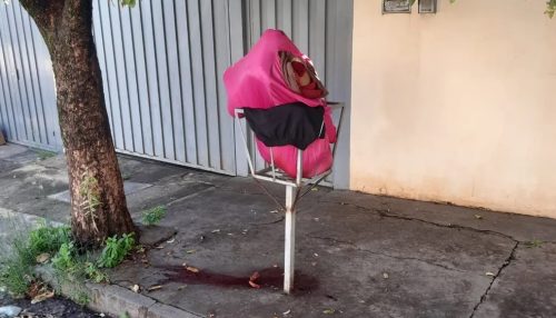 Corpo de mulher é encontrado com sinais de violência em lixeira