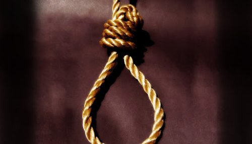 Criança morre enforcada durante chamada de vídeo com amigos após reproduzir desafio de rede social