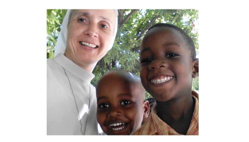 Religiosa da região em missão no Haiti divulga mensagem de esperança e resiliência