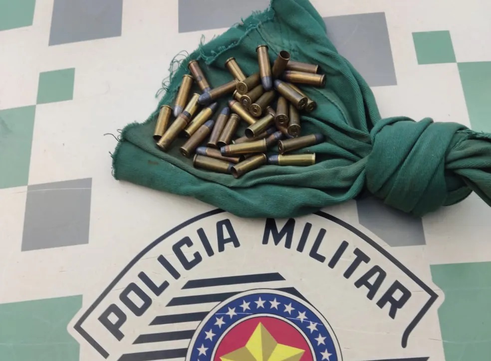 Munições e petrechos para caça de animais silvestres são localizados em rancho e proprietário acaba preso, em Rancharia