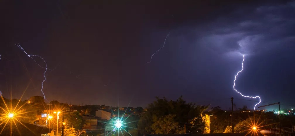 Monitoramento registra quase 375 mil descargas de raios na região de Presidente Prudente em 2022