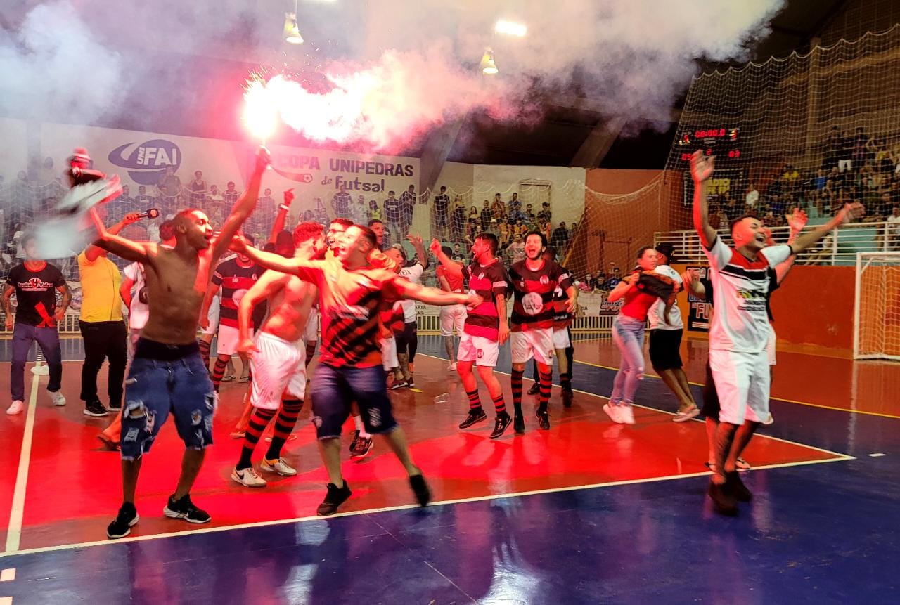 O grande Campeão da 15° Copa UNIPEDRAS 2023 foi a equipe de HOOK VALEM, que ganhou de 5 a 3 do CW Motos.