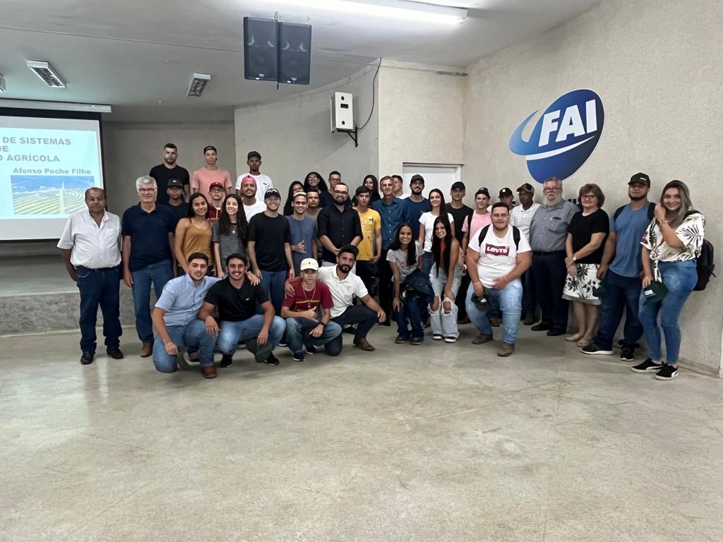 Cerca de 150 pessoas participam de aula magna do curso de Agronomia da UniFAI