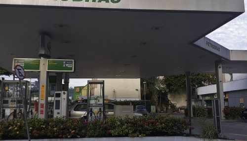 Petrobras anuncia redução de R$ 0,40 no preço do diesel