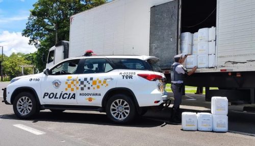 Homem é preso com 10 mil litros de defensivos agrícolas do Paraguai na Rodovia Raposo Tavares, em Presidente Prudente