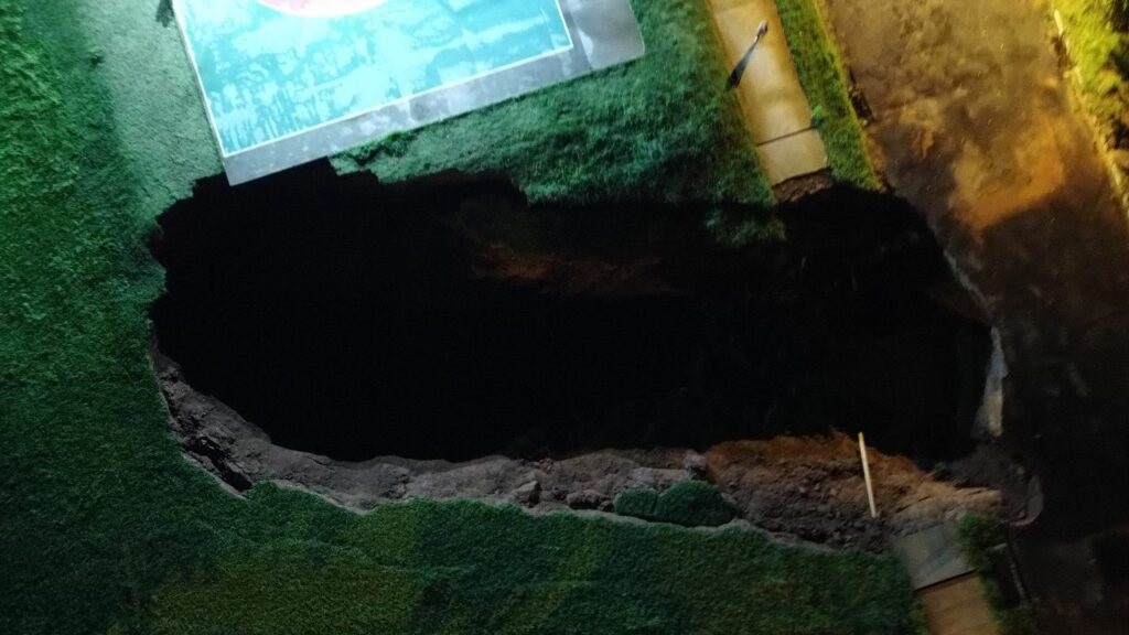 Fortes chuvas abrem cratera na região central da cidade de Tupã