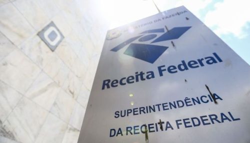 Receita doa 60 toneladas de produtos para vítimas das chuvas