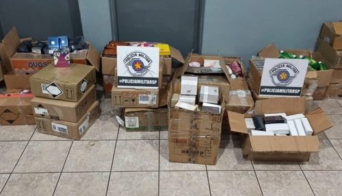 Polícia Militar prende dois homens por descaminho com aproximadamente 800 frascos de perfumes e produtos de beleza
