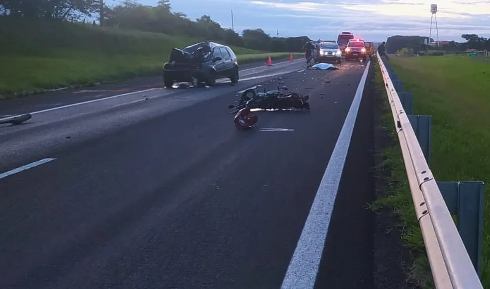 Ao trafegar pela contramão, motociclista morre após colidir de frente com veículo na Rodovia Raposo Tavares, em Regente Feijó