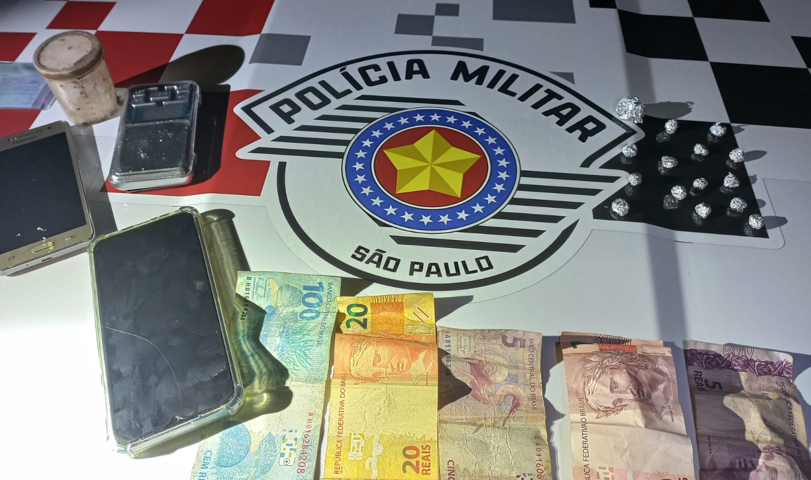 Polícia Militar em Adamantina, prende homem em flagrante por tráfico após venda