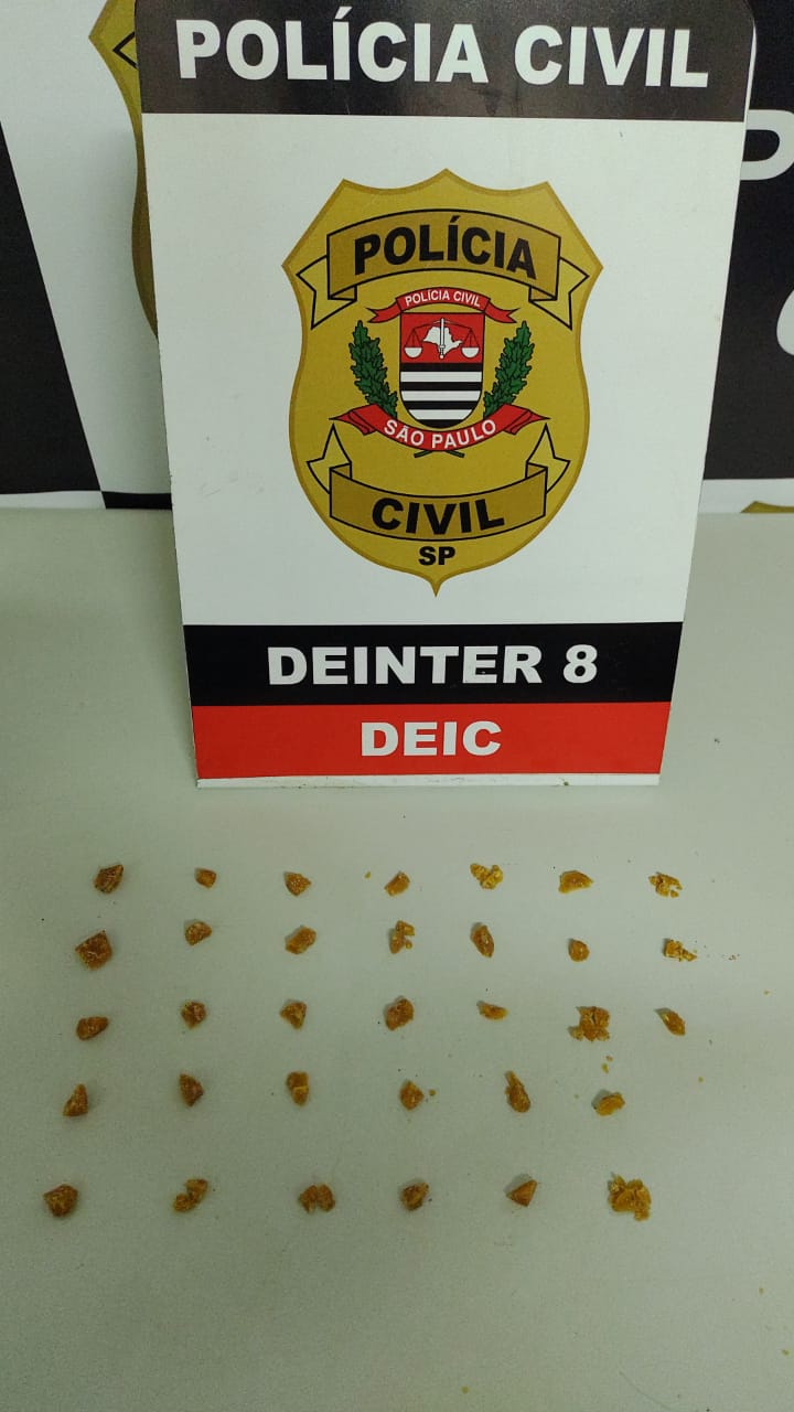 Policiais Civis da DEIC prendem homem por tráfico