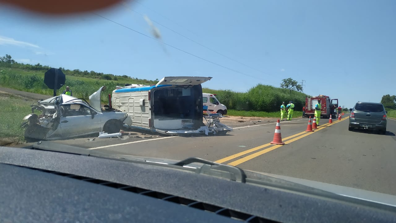 Engavetamento envolve quatro veículos e deixa sete vítimas na Rodovia Comandante João Ribeiro de Barros