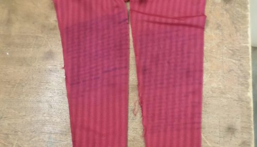 Mulher tenta entrar na Penitenciária de Pacaembu com anotações referentes ao crime organizado no verso da calça