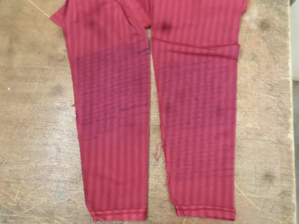 Mulher tenta entrar na Penitenciária de Pacaembu com anotações referentes ao crime organizado no verso da calça