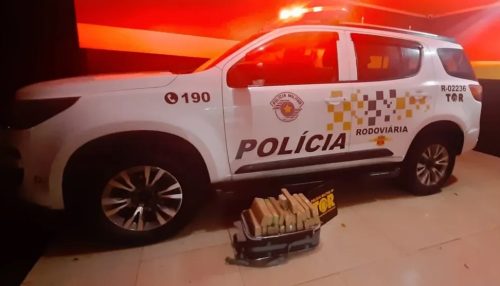 Passageiro demonstra nervosismo durante fiscalização policial e acaba preso com 23 tabletes de maconha