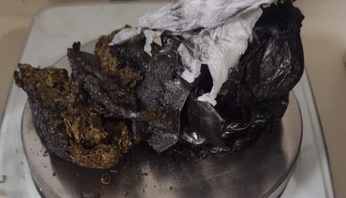 Mulheres tentam burlar segurança, mas são flagradas entrando e saindo de presídios do Oeste Paulista com maconha, cocaína, K4 e anotações em papéis