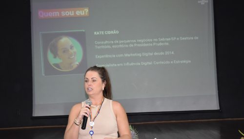 Oficina de Fotos e Vídeos para Redes Sociais ensina empreendedoras a usarem os recursos digitais para divulgação dos produtos