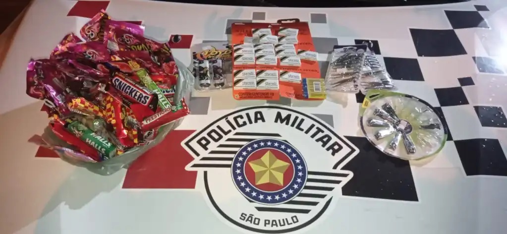 Homem é preso após furtar chocolate e outros itens de mercado em Adamantina