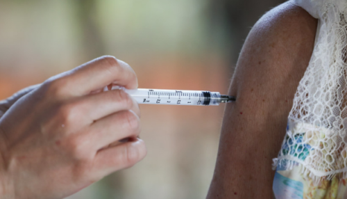 Ministério da Saúde amplia vacinação com dose de reforço bivalente contra Covid-19 para toda população acima de 18 anos