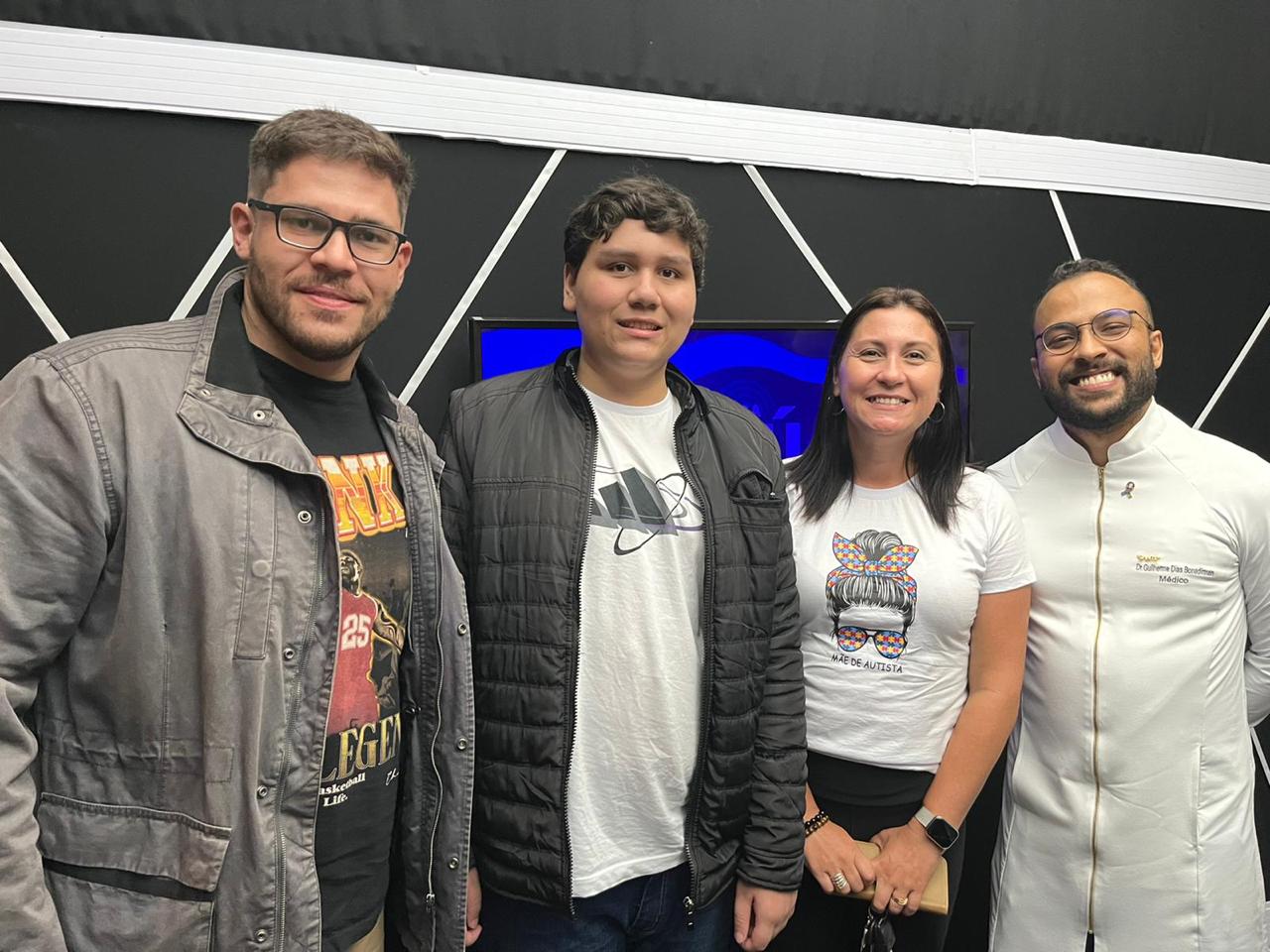 A sociedade não está preparada para conviver e auxiliar pessoas autistas