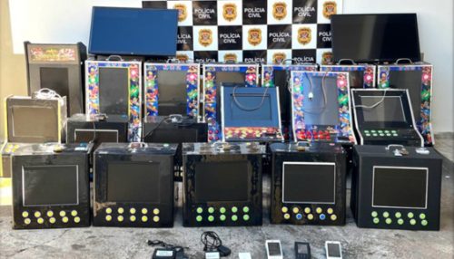 Polícia Civil de Adamantina realiza ação policial contra jogos de azar e apreende máquinas caça-níqueis e equipamentos de jogo do bicho