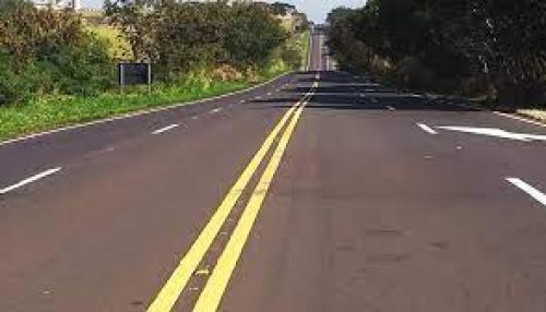 Mulher morre após ser atropelada por veículo na SP 294