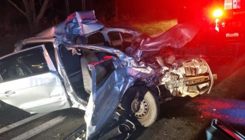 Jovens ficam gravemente feridas após carro atingir traseira de bi trem na SP-294 em Quintana