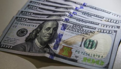 Dólar abre a sexta-feira (19) em alta de 0,02% em relação ao último fechamento