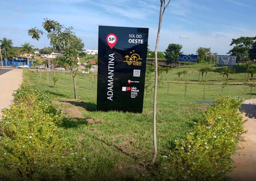 Adamantina inaugura novo totem turístico ao lado da Rodoviária