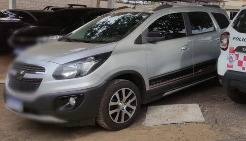 Policia Militar é acionada por seguradora e encontra carro roubado e com chassi adulterado