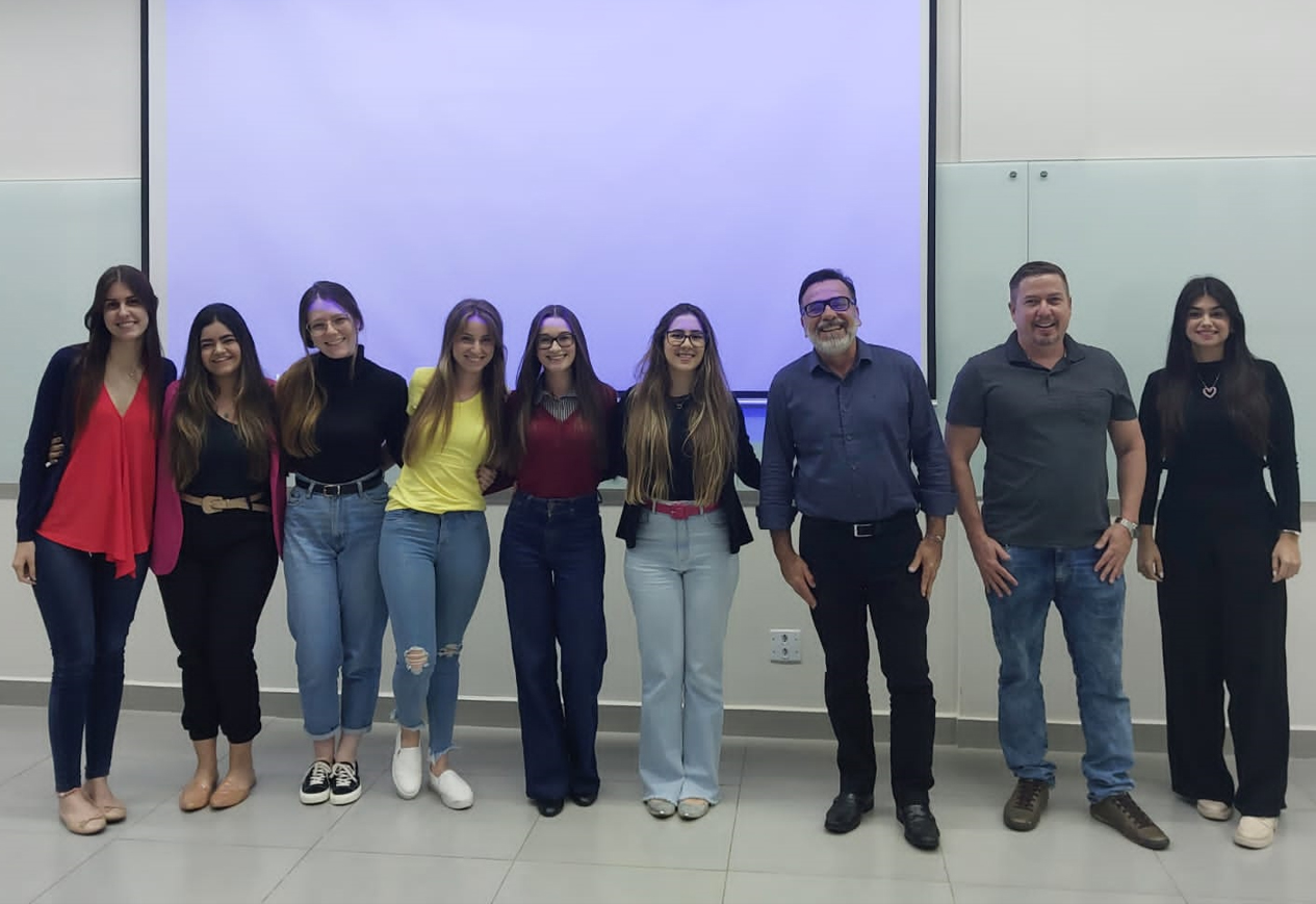 Mais de 20 alunos e ex-alunos de Direito  são aprovados no 37º Exame da OAB