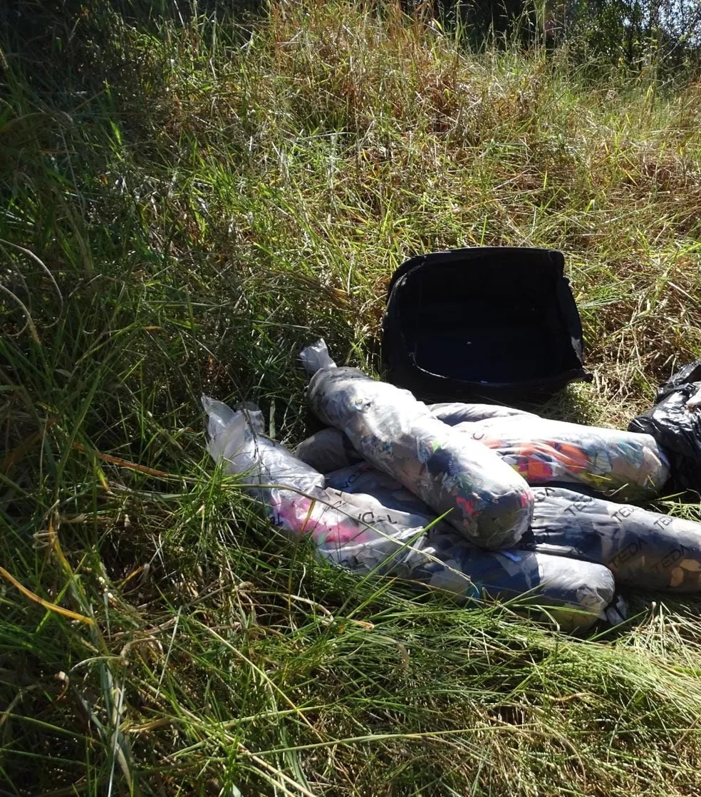 Idosa mata marido com veneno de rato, esquarteja vítimae abandona parte do corpo dentro de mala