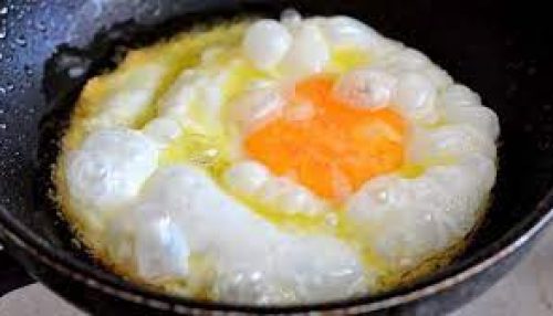 Mulher é agredida por negar a fritar ovos para o marido em Sagres