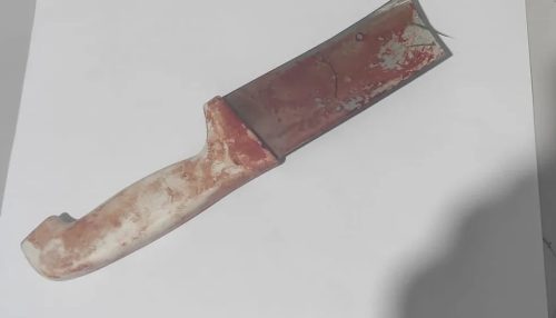 Jovem é preso após matar homem a facadas por demonstrar interesse pela irmã de 12 anos