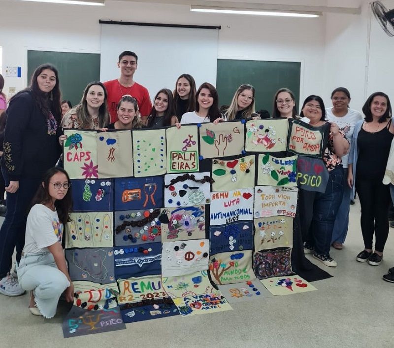 Evento comemorativo ao Dia de Luta Antimanicomial promove oficinas, sarau e mesa-redonda no Câmpus II