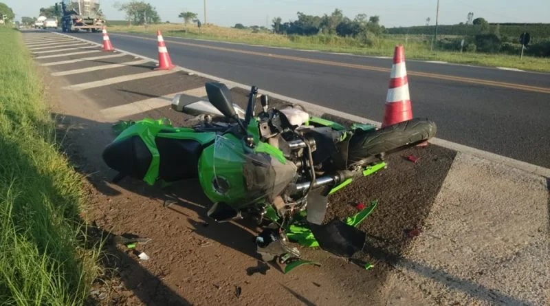 Motociclista fica ferido em acidente na SP 294, em Osvaldo Cruz